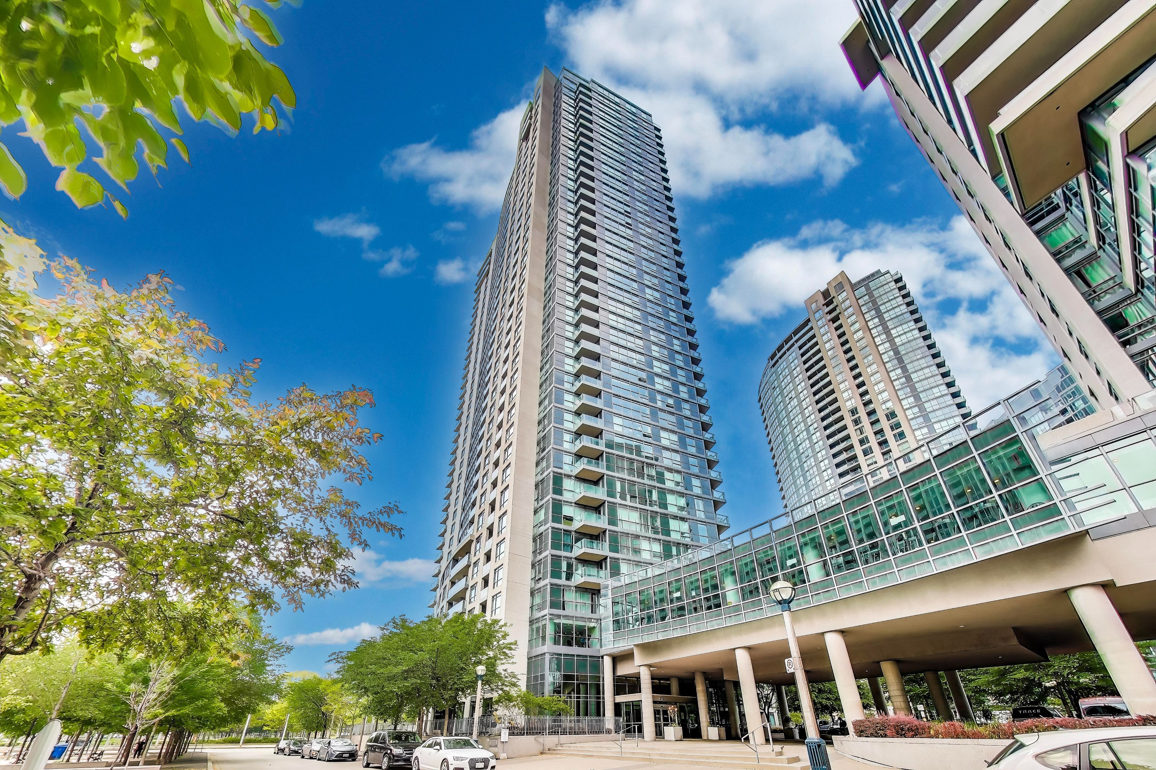 215 Fort York Blvd 404