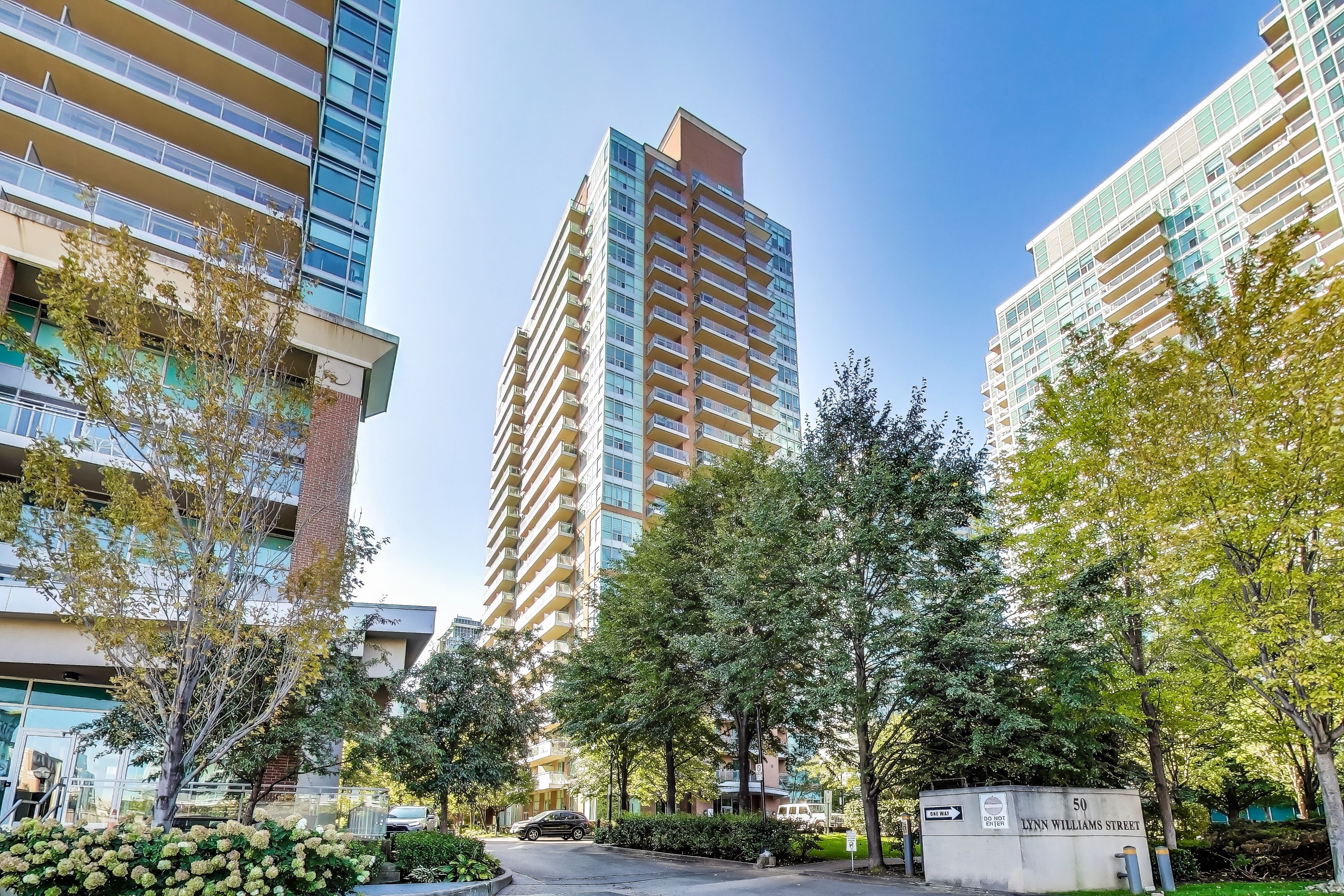 50 Lynn Williams St 1508
