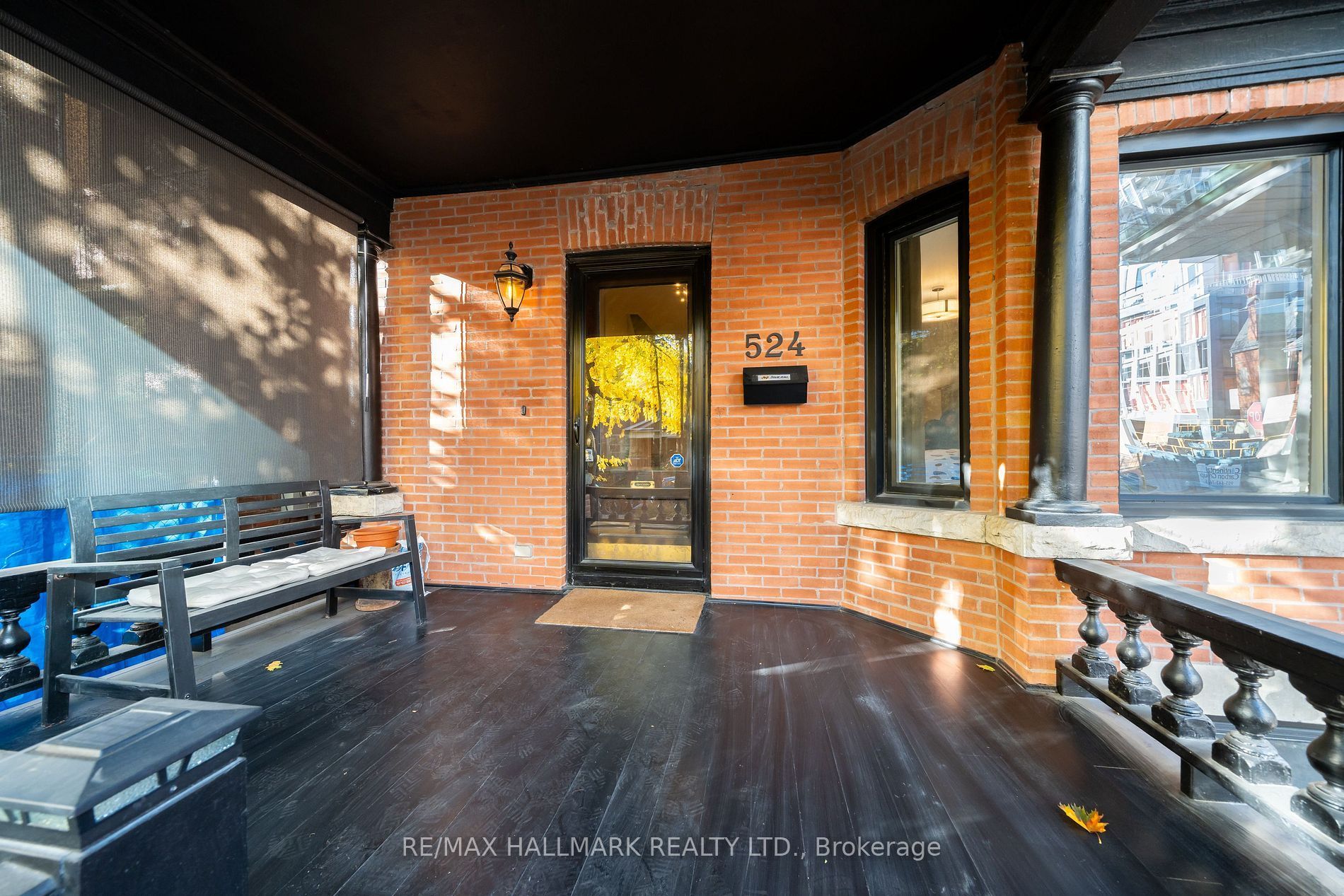 524 Markham St 2/F