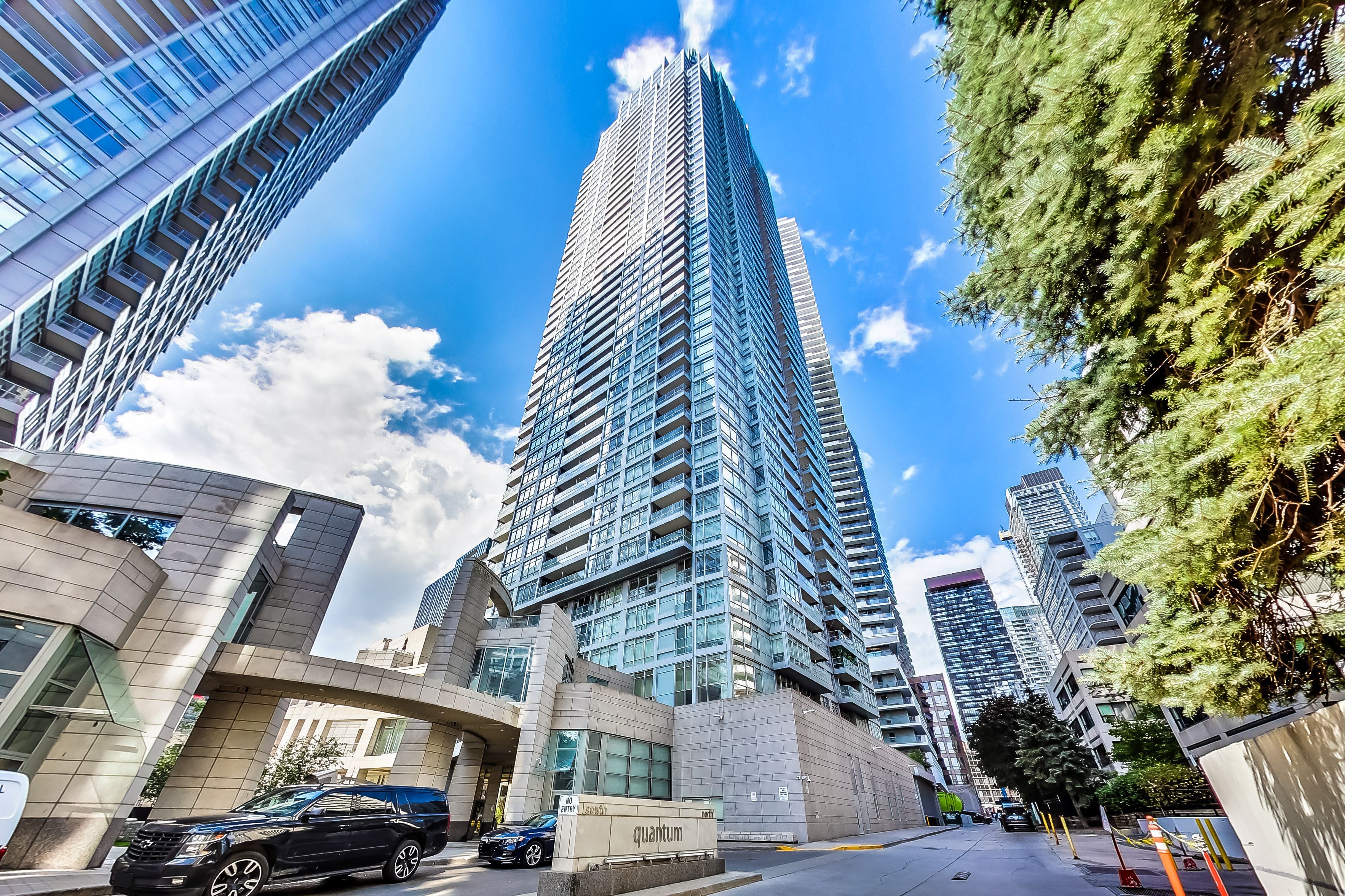 2191 Yonge St 4409