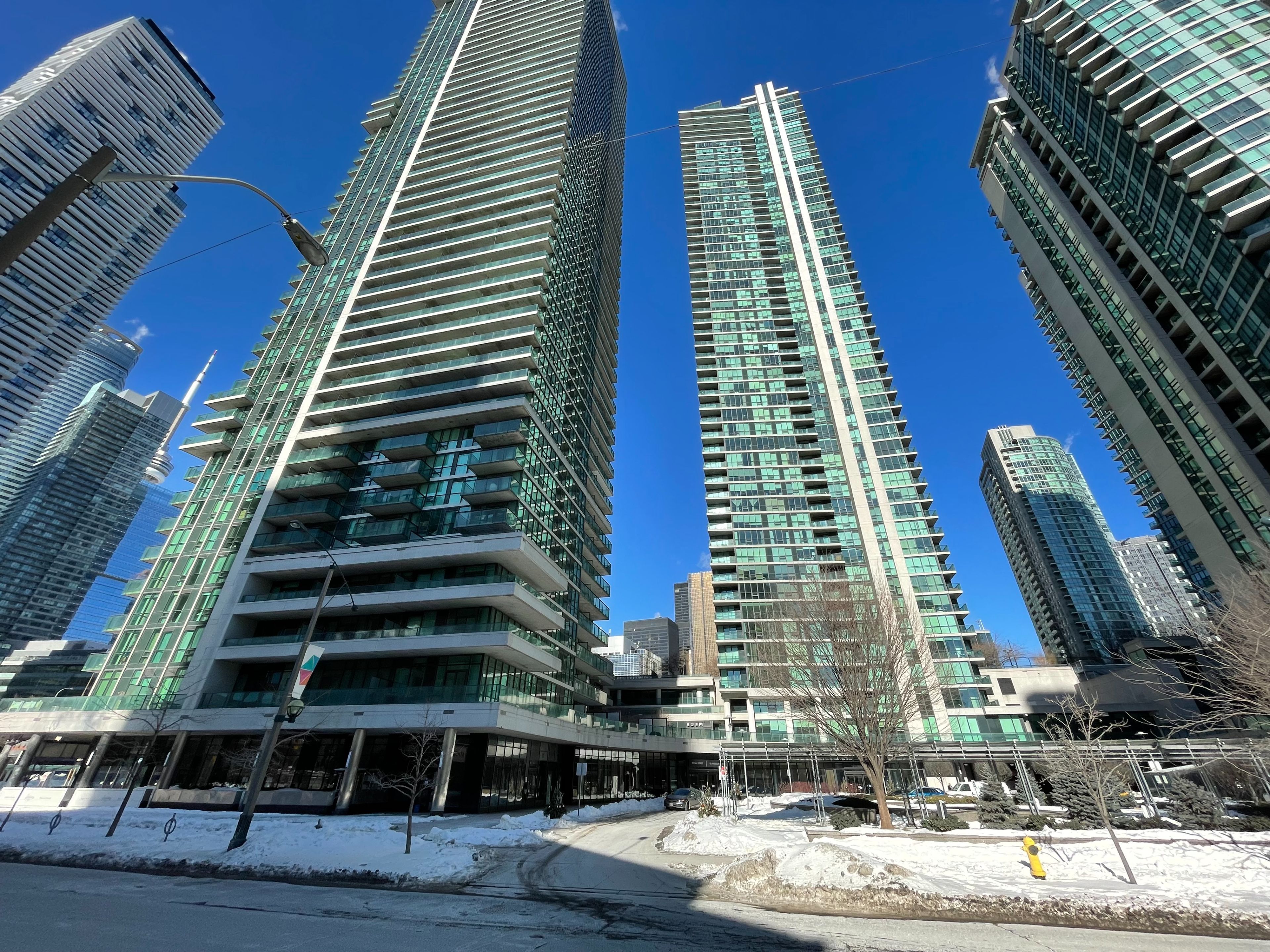 33 Bay St 1001