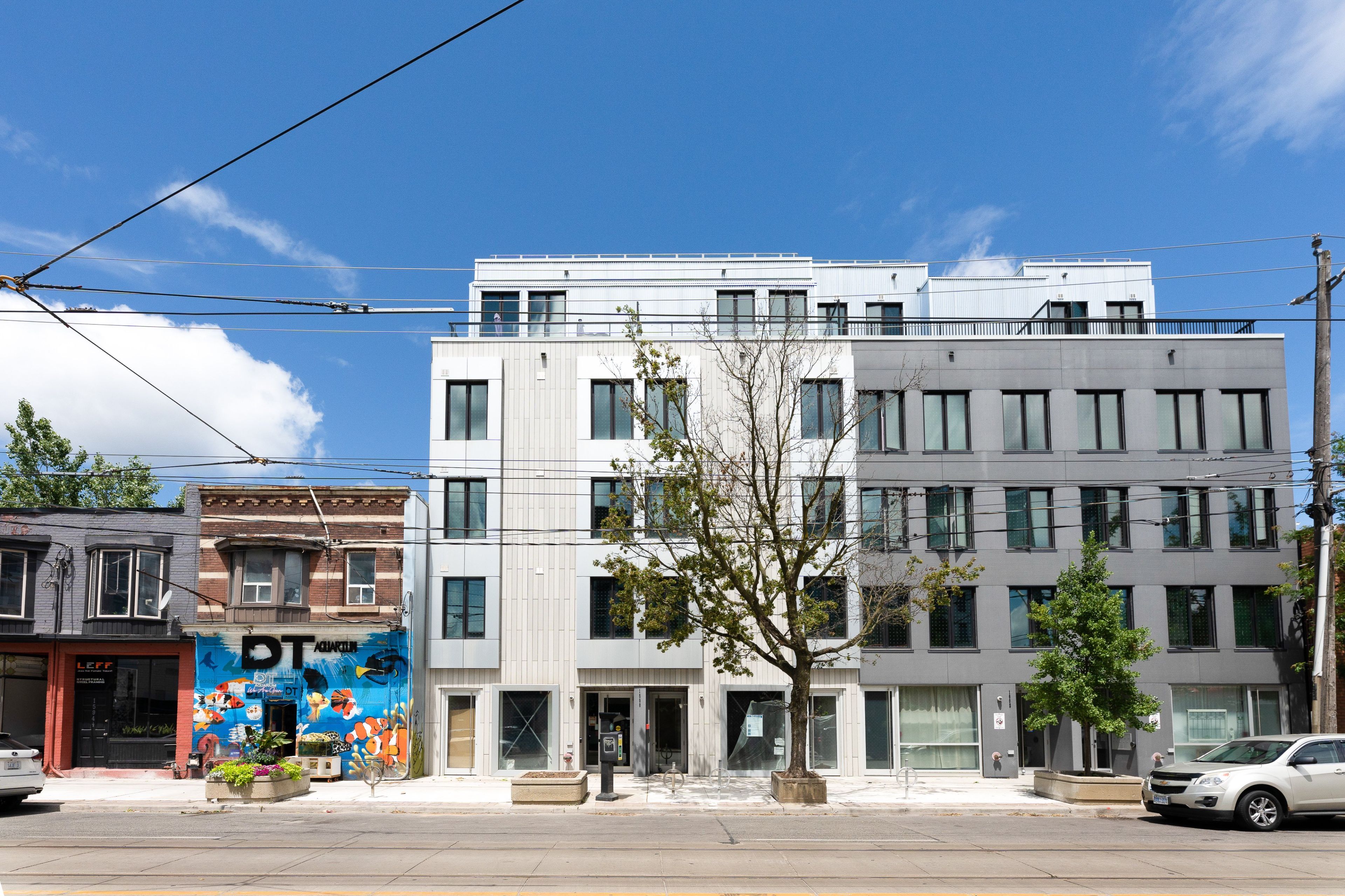 1598 Queen St E 602