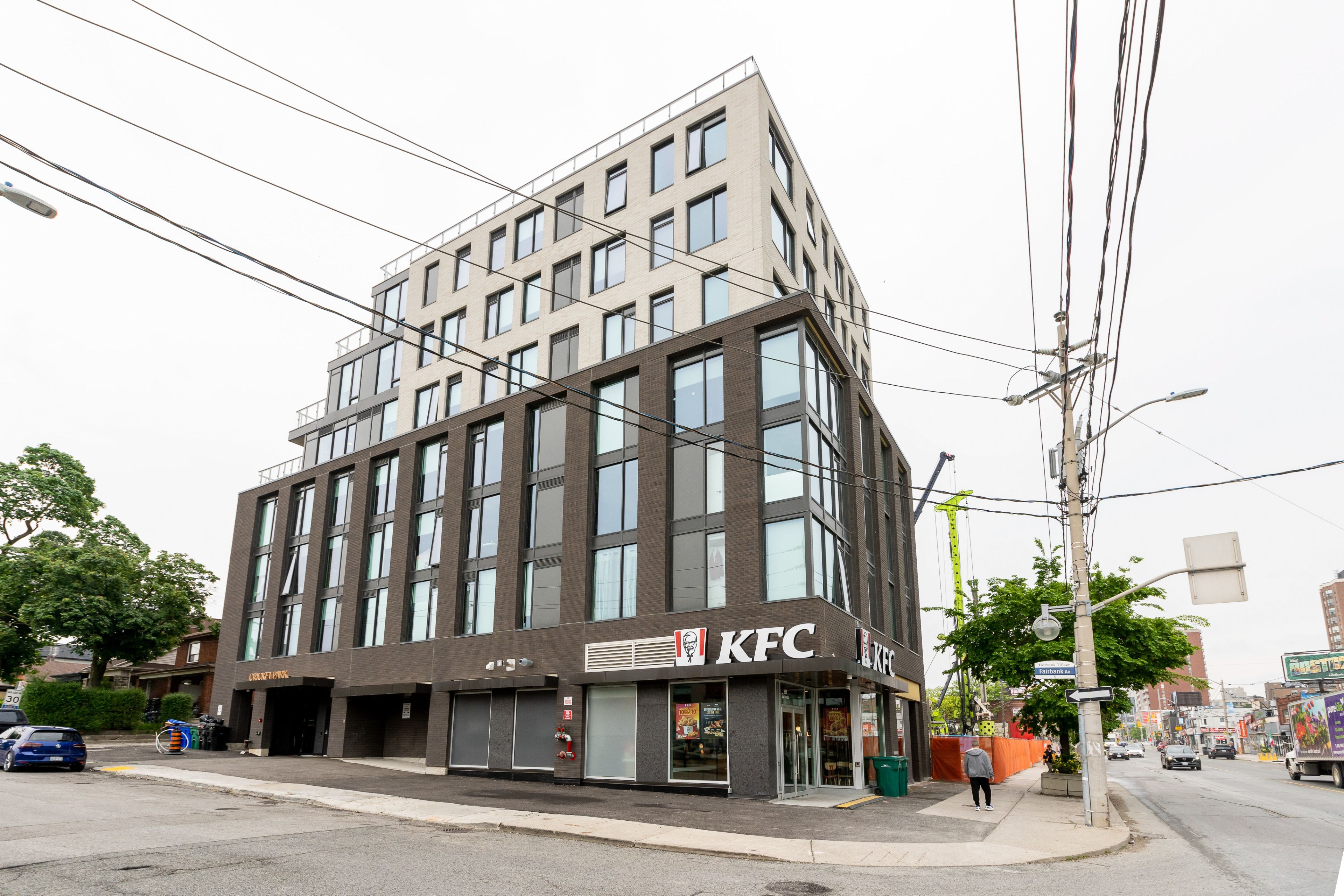 7 Fairbank Ave W 302