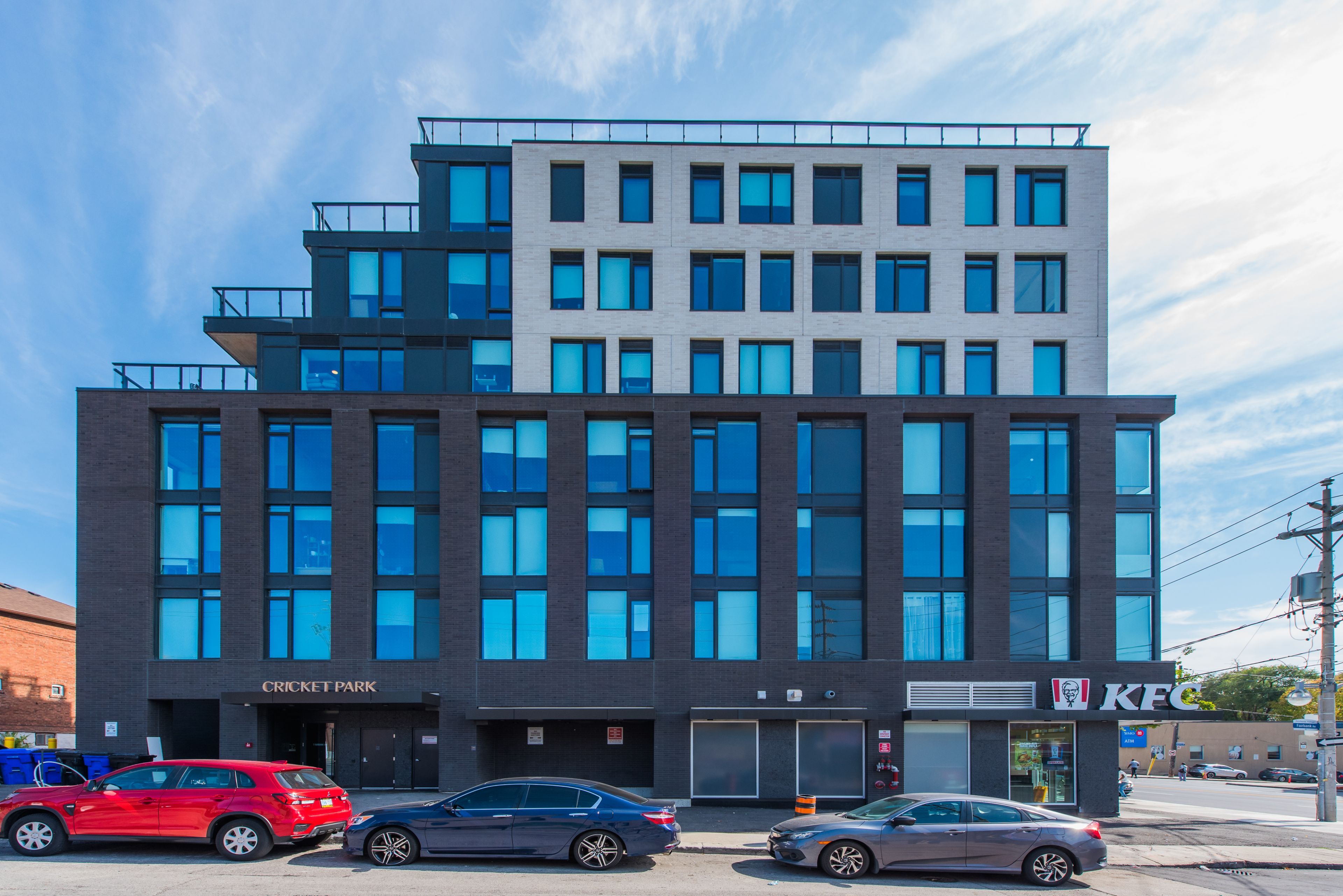 7 Fairbank Ave W 401