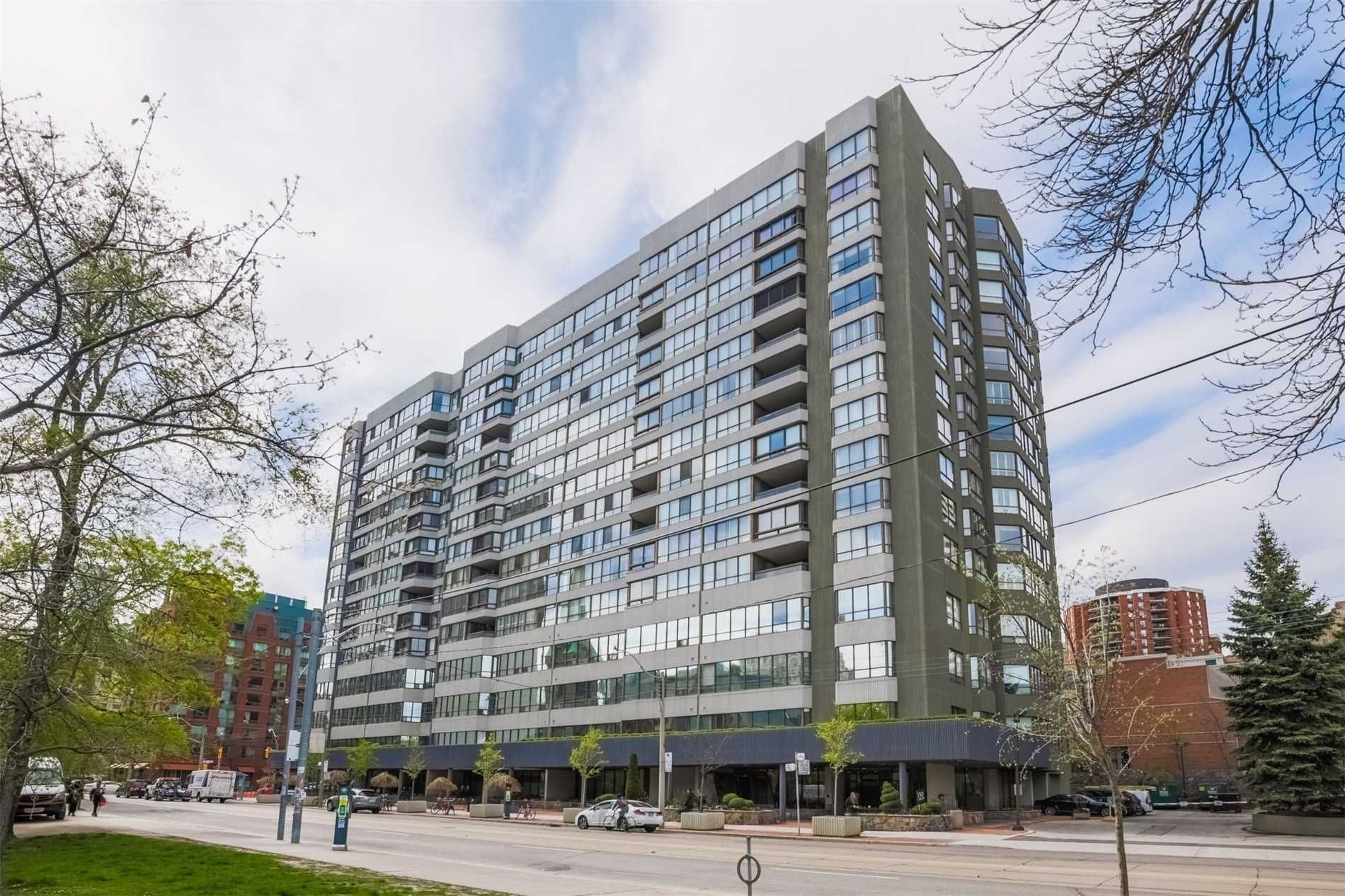130 Carlton St E 802