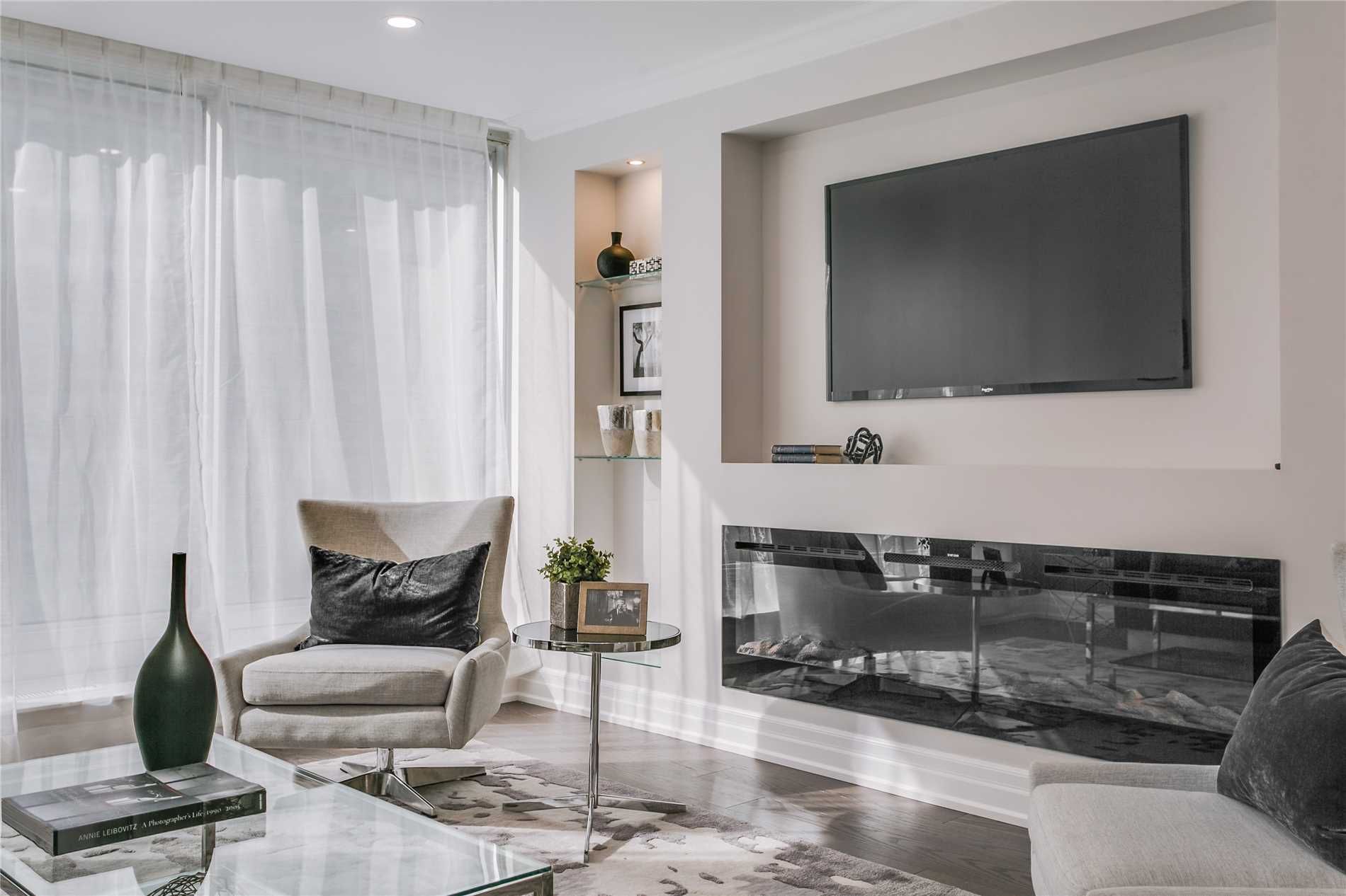 110 Bloor St W 610