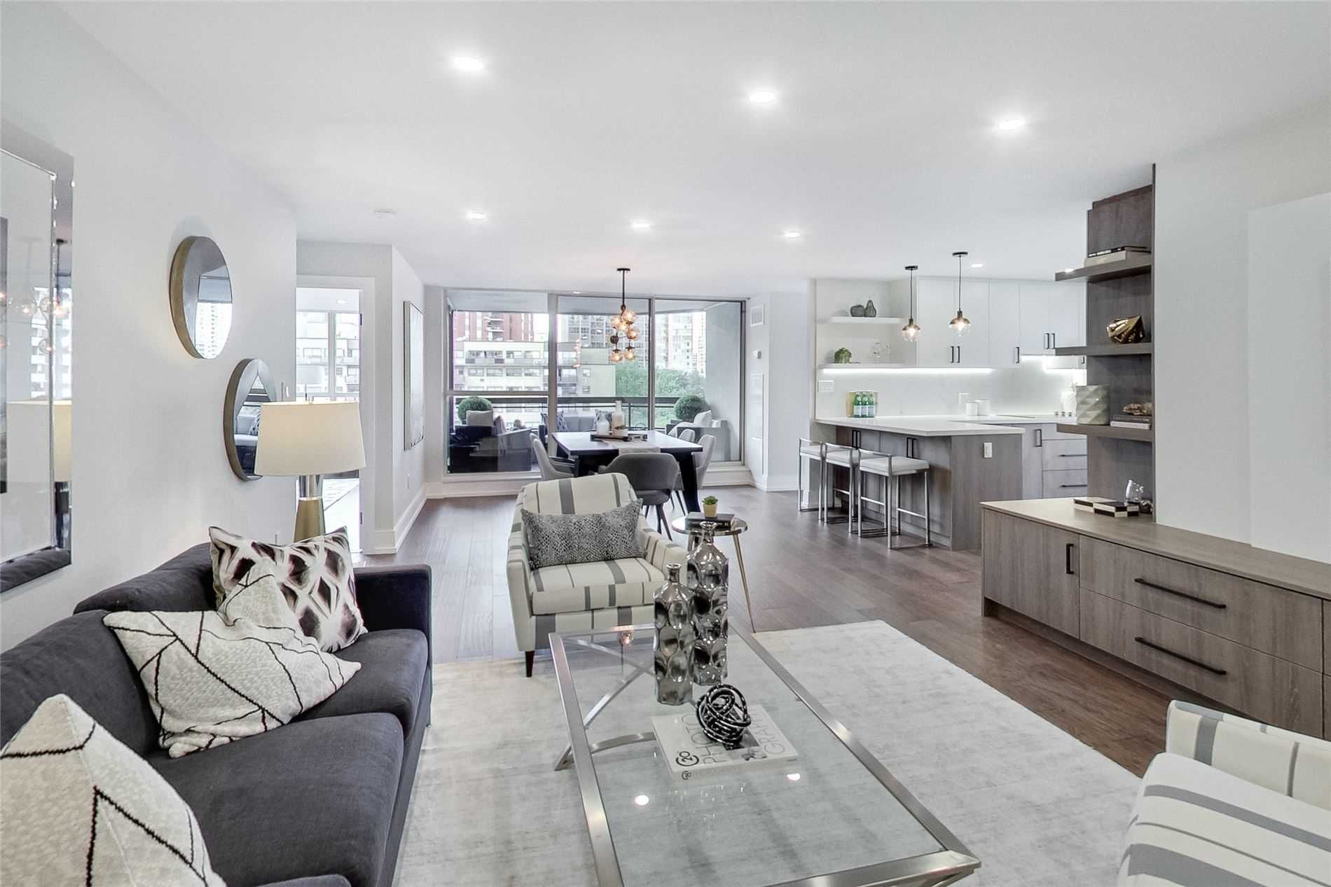 130 Carlton St E 803