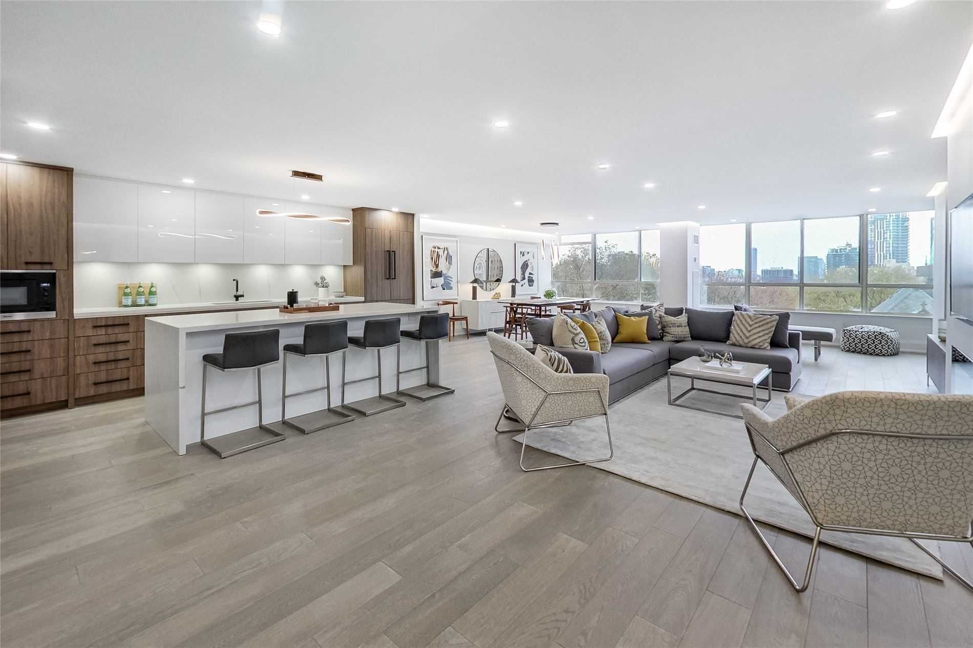 130 Carlton St 606