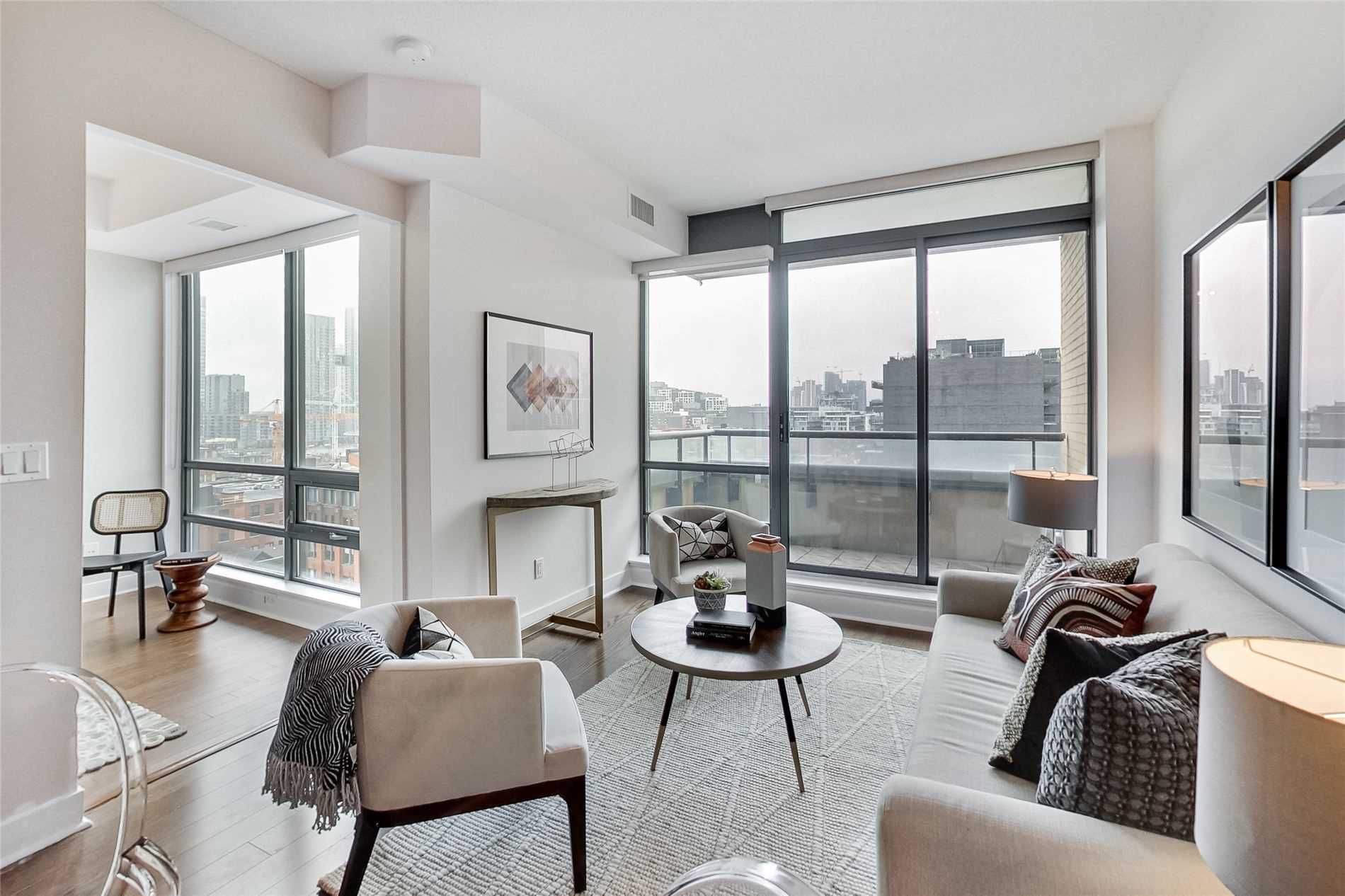 438 King St W 1108