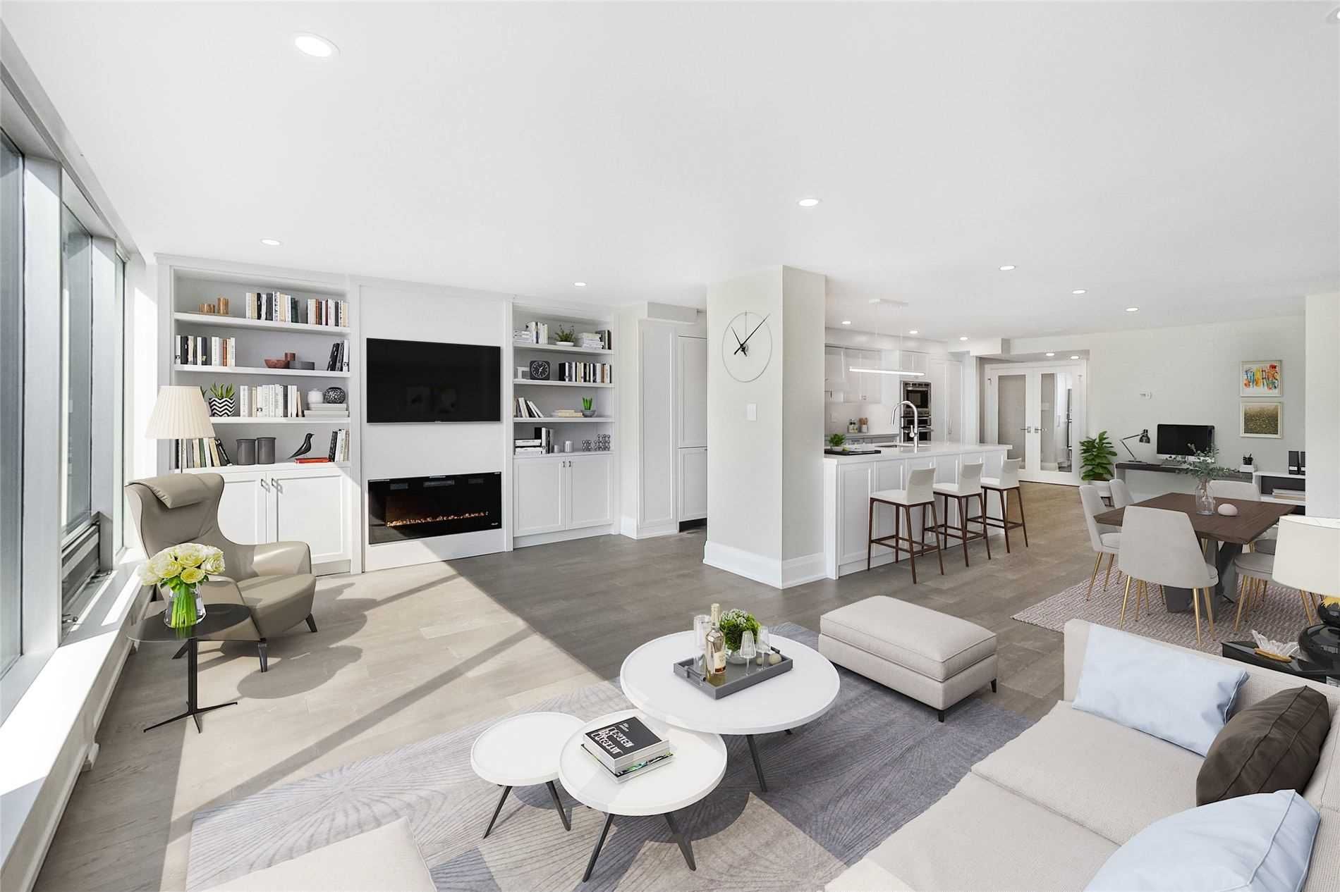 30 Wellington St E 2102