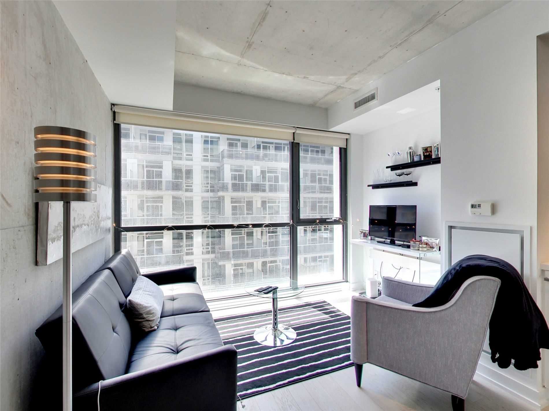39 Brant St 512
