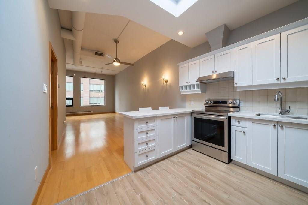 180 Frederick St 403