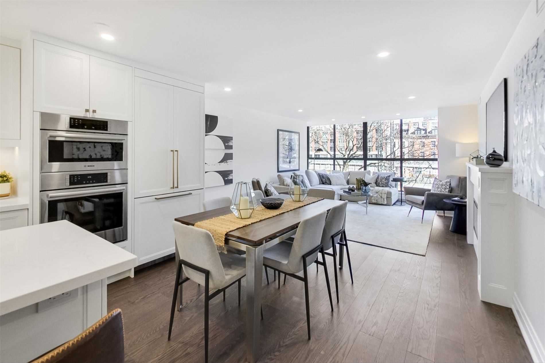 80 Front St E 215