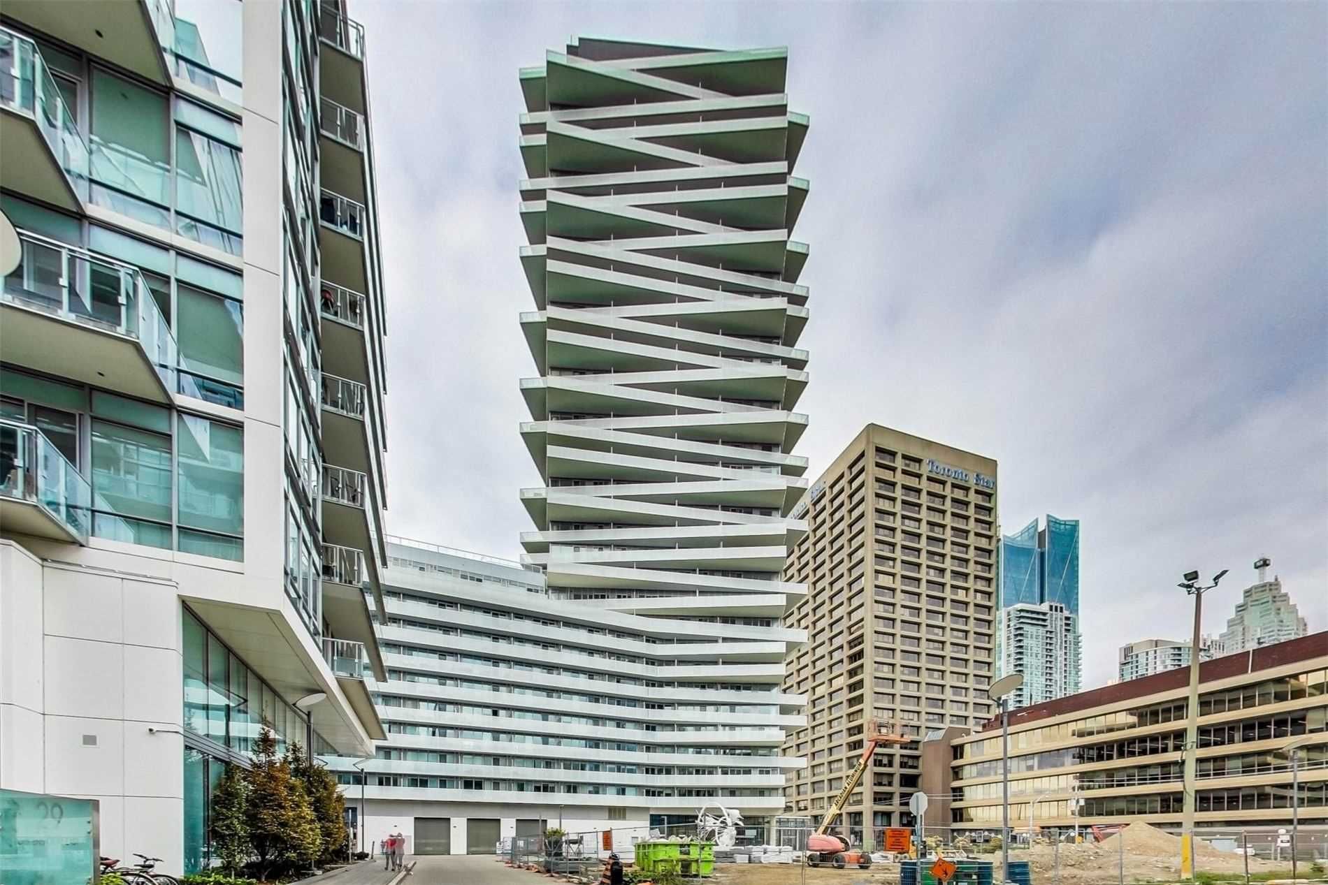 15 Queens Quay St E 2202