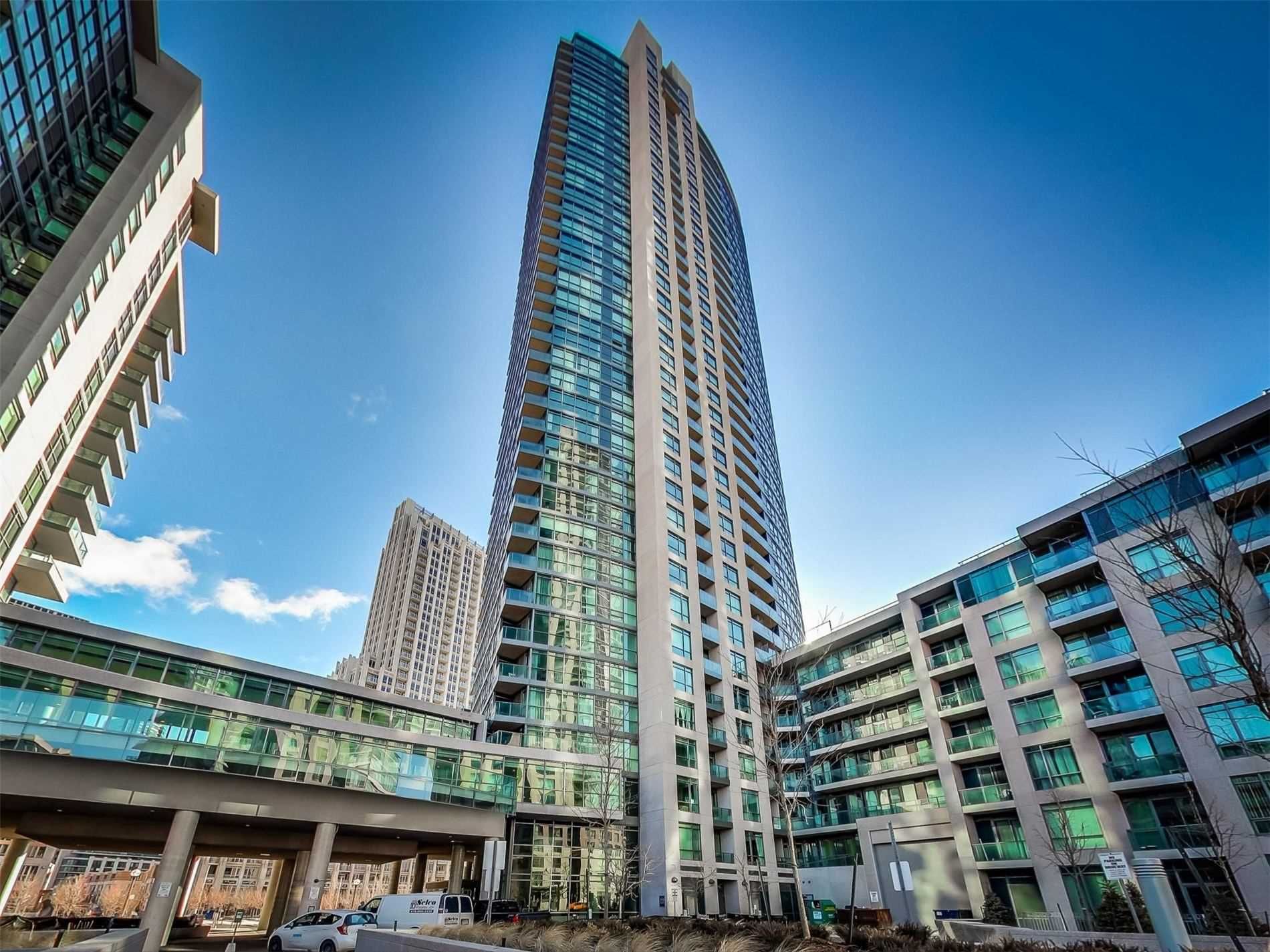 215 Fort York Blvd 2006
