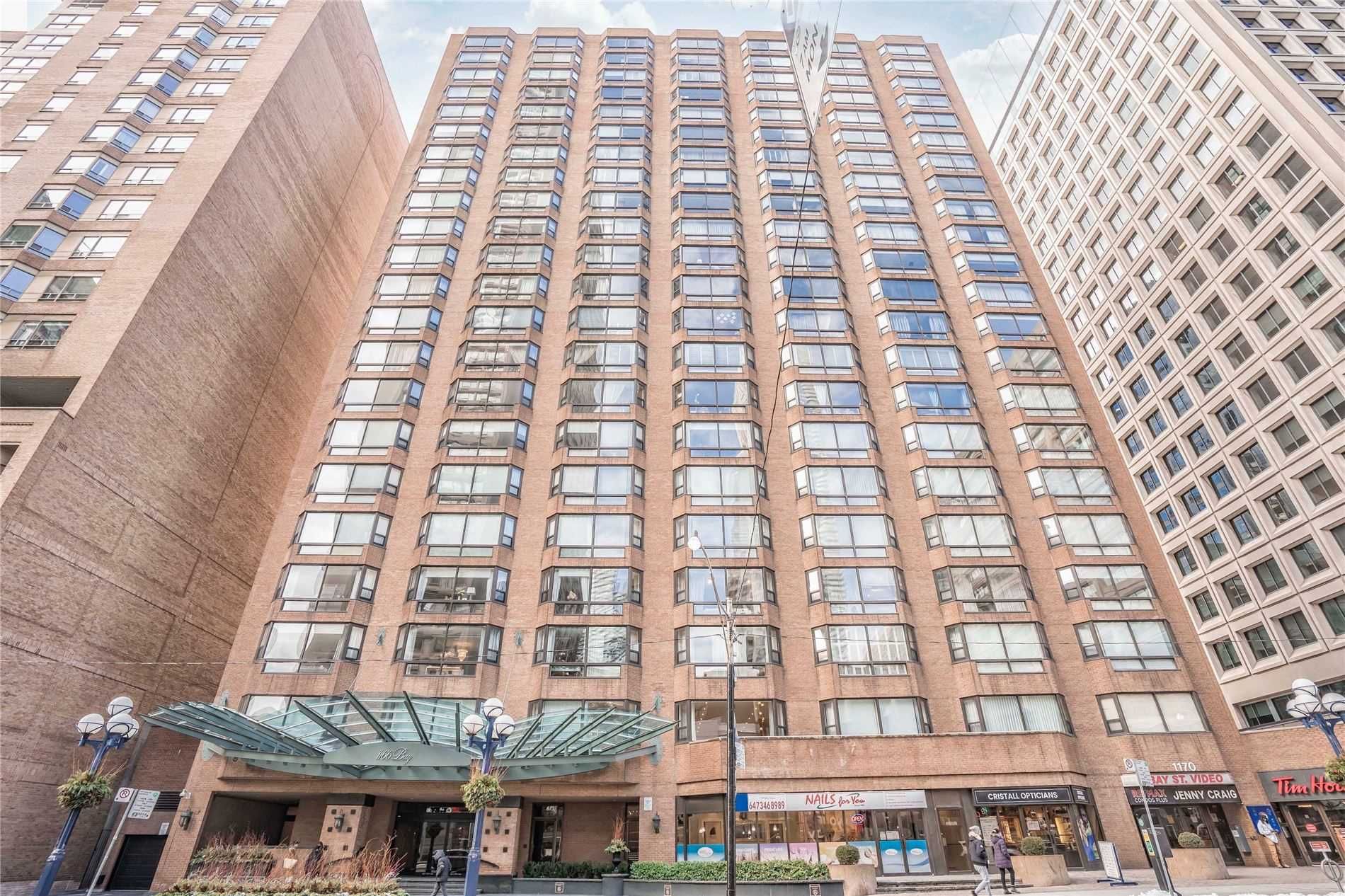 1166 Bay St 1805