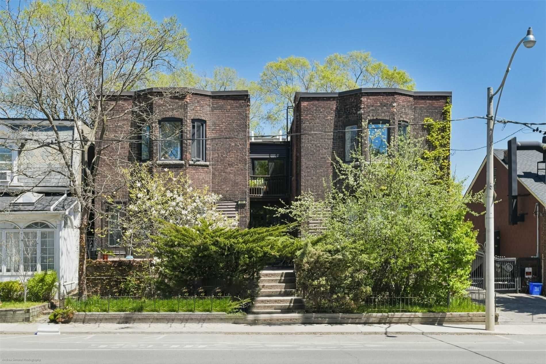 223 River St