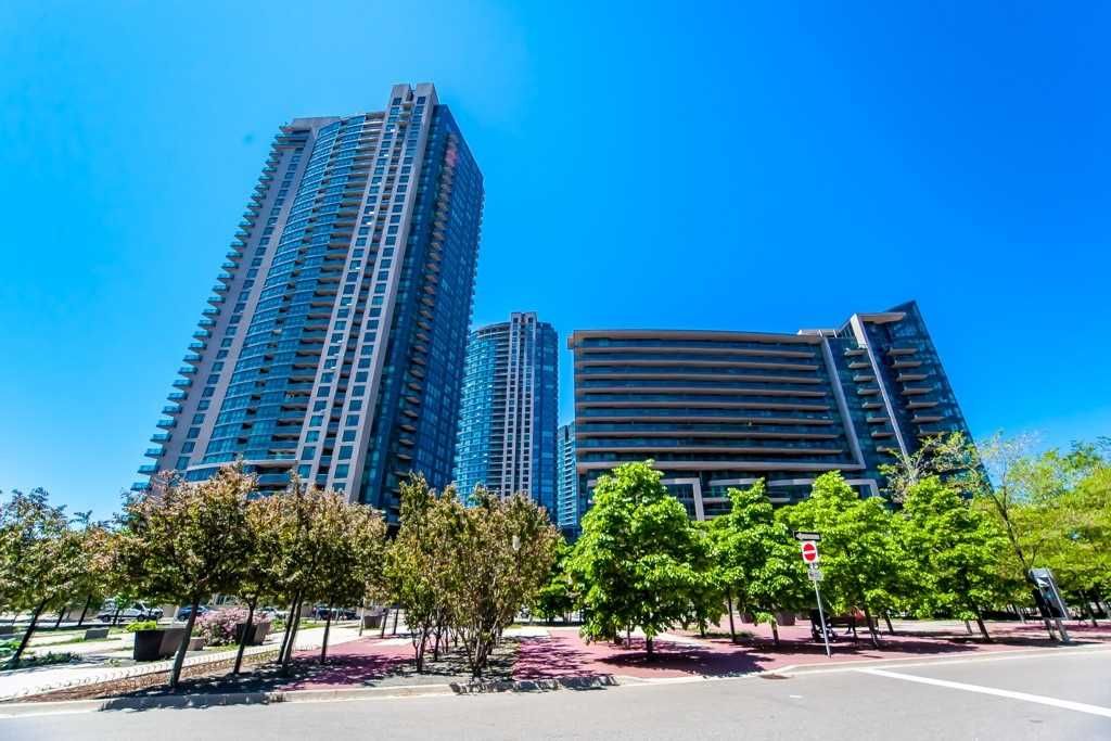 215 Fort York Blvd 404