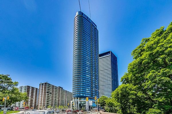 585 Bloor St E 1523