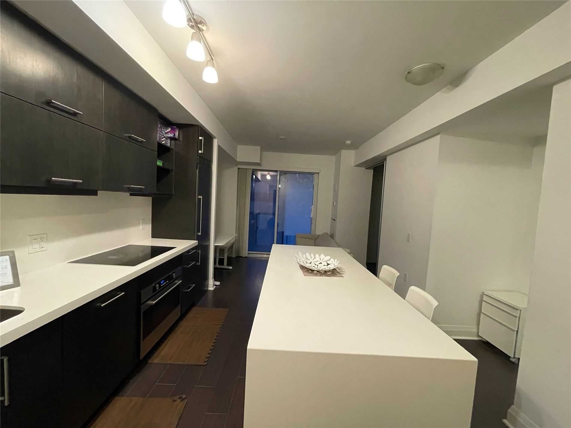 1080 Bay St 1411