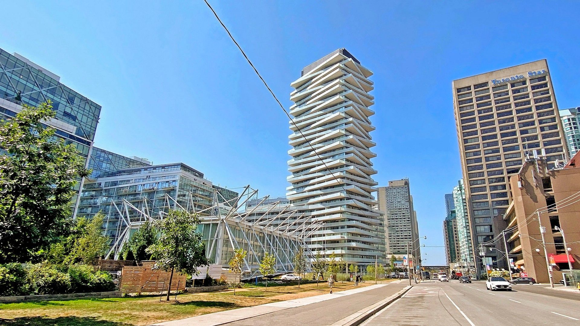 15 Queens Quay E 920