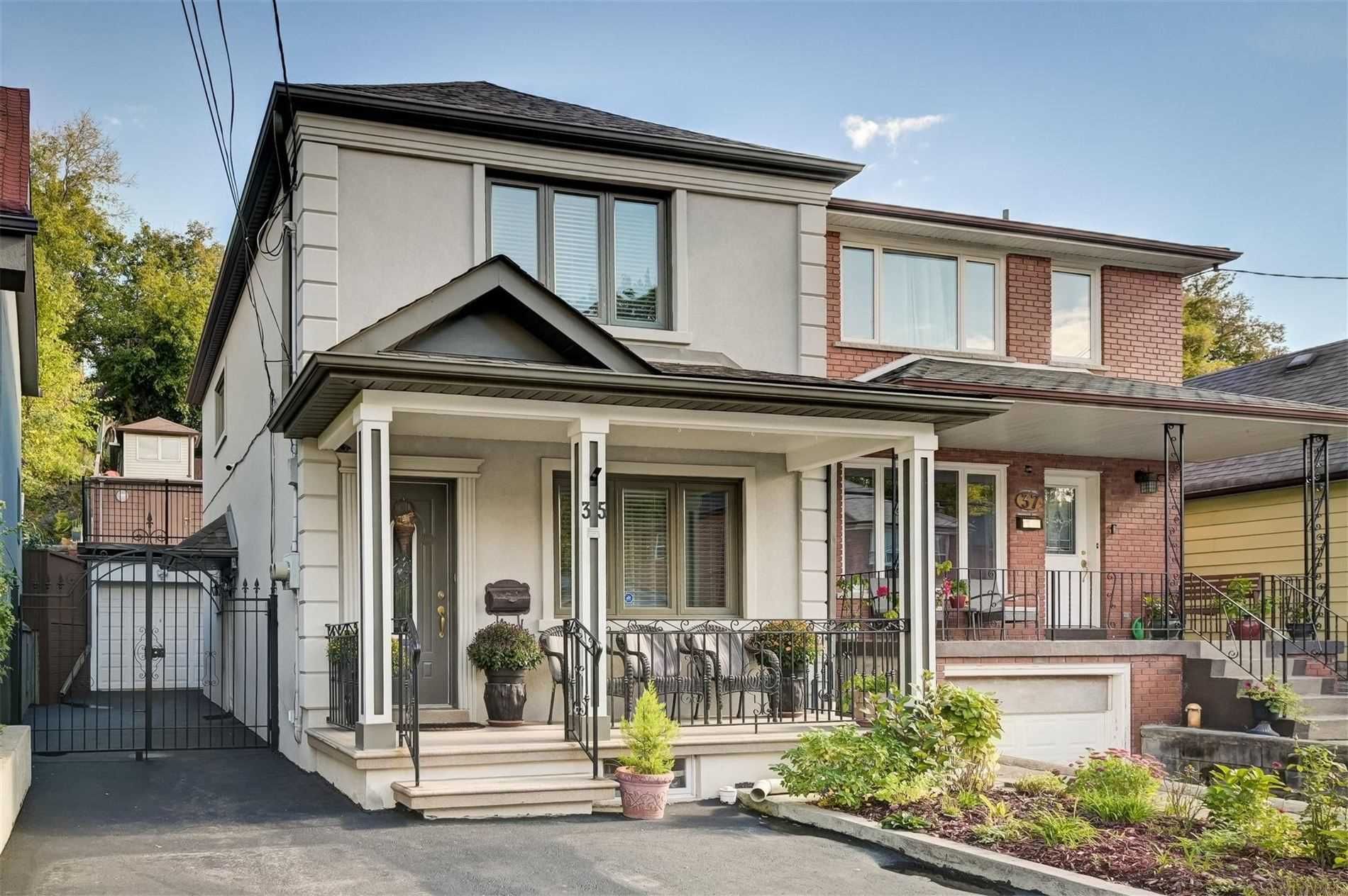 35 Dunraven Dr