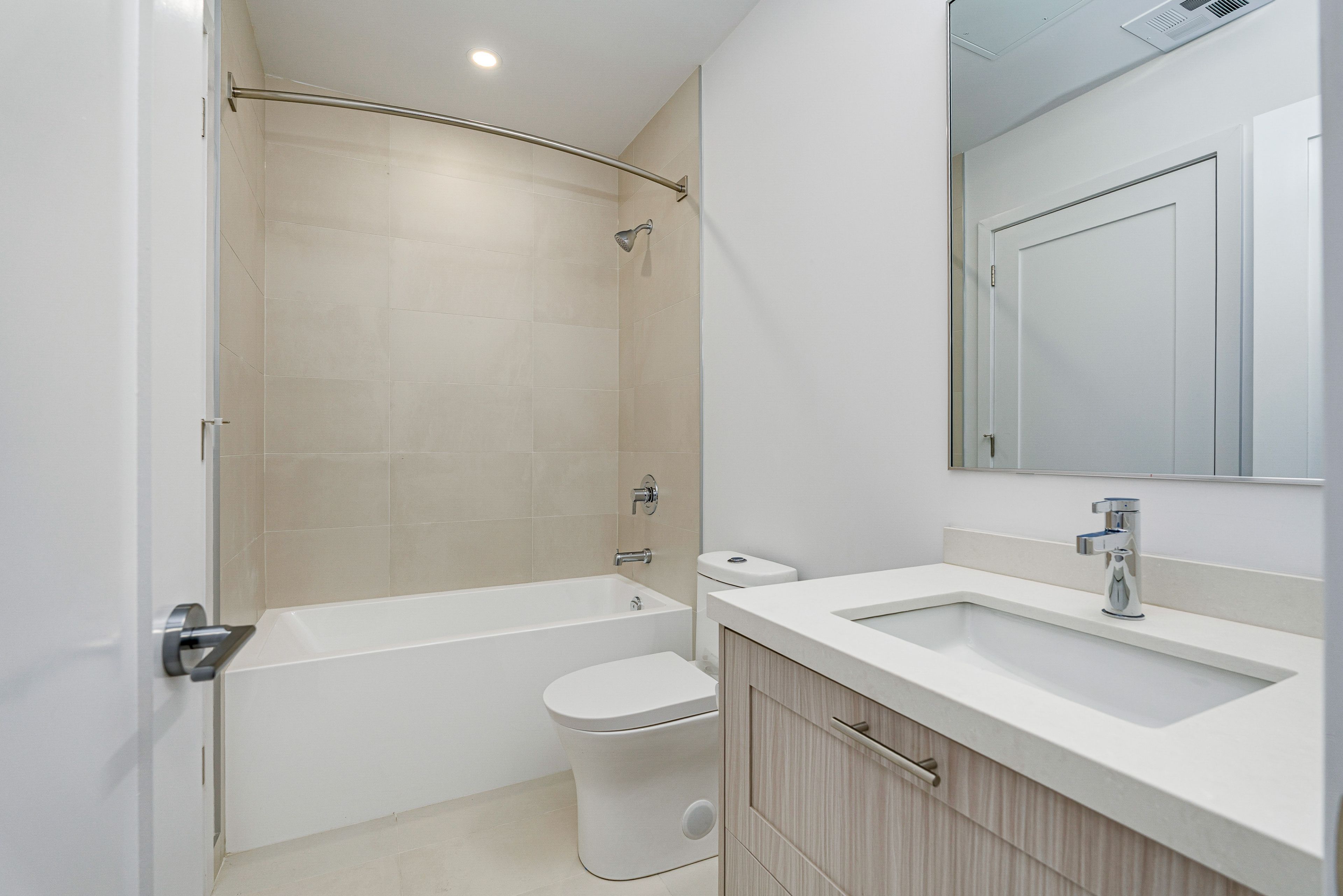 2946 Dundas Street W 408, Toronto, ON M6P 1Y8 — photograph 15
