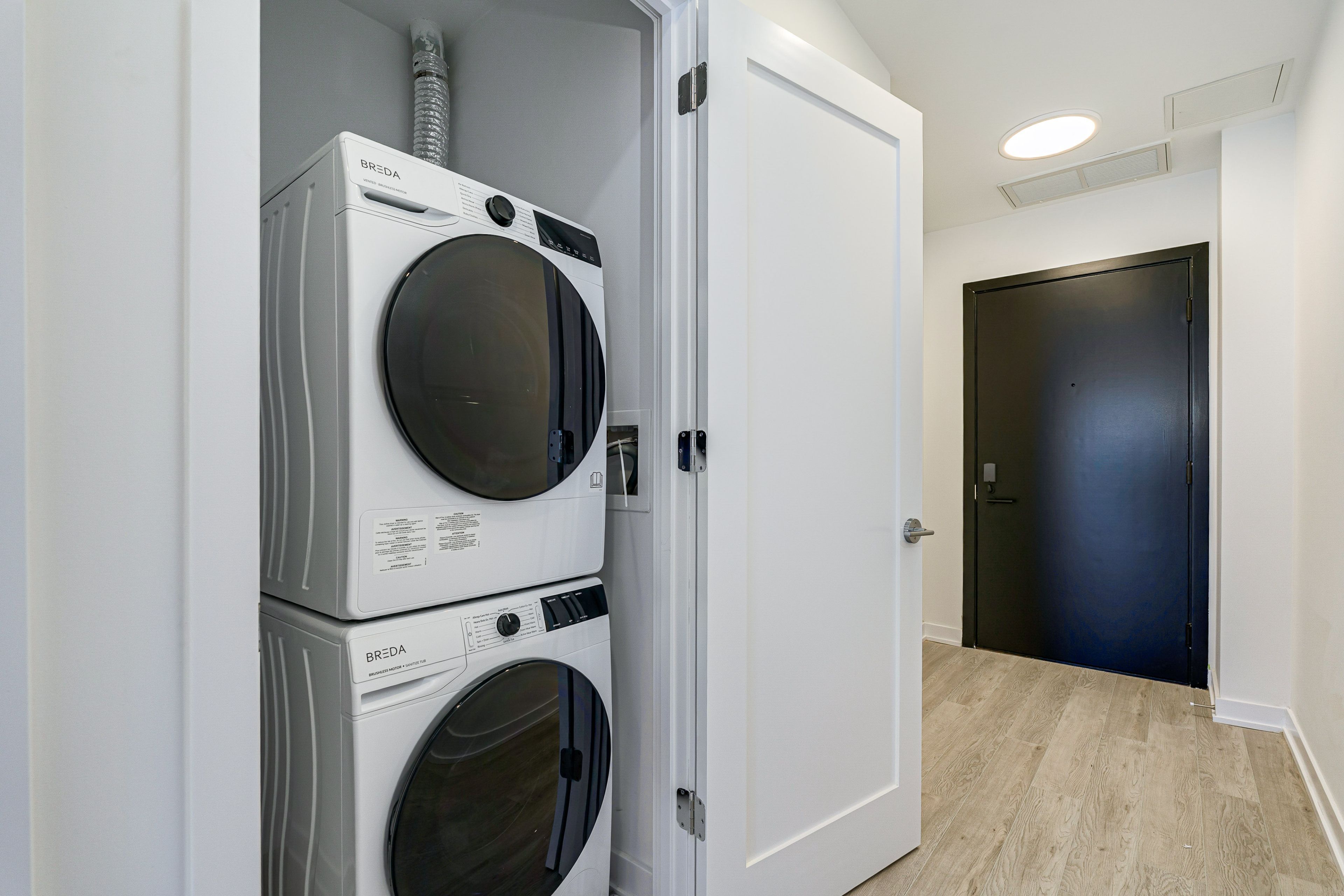 2946 Dundas Street W 408, Toronto, ON M6P 1Y8 — photograph 16