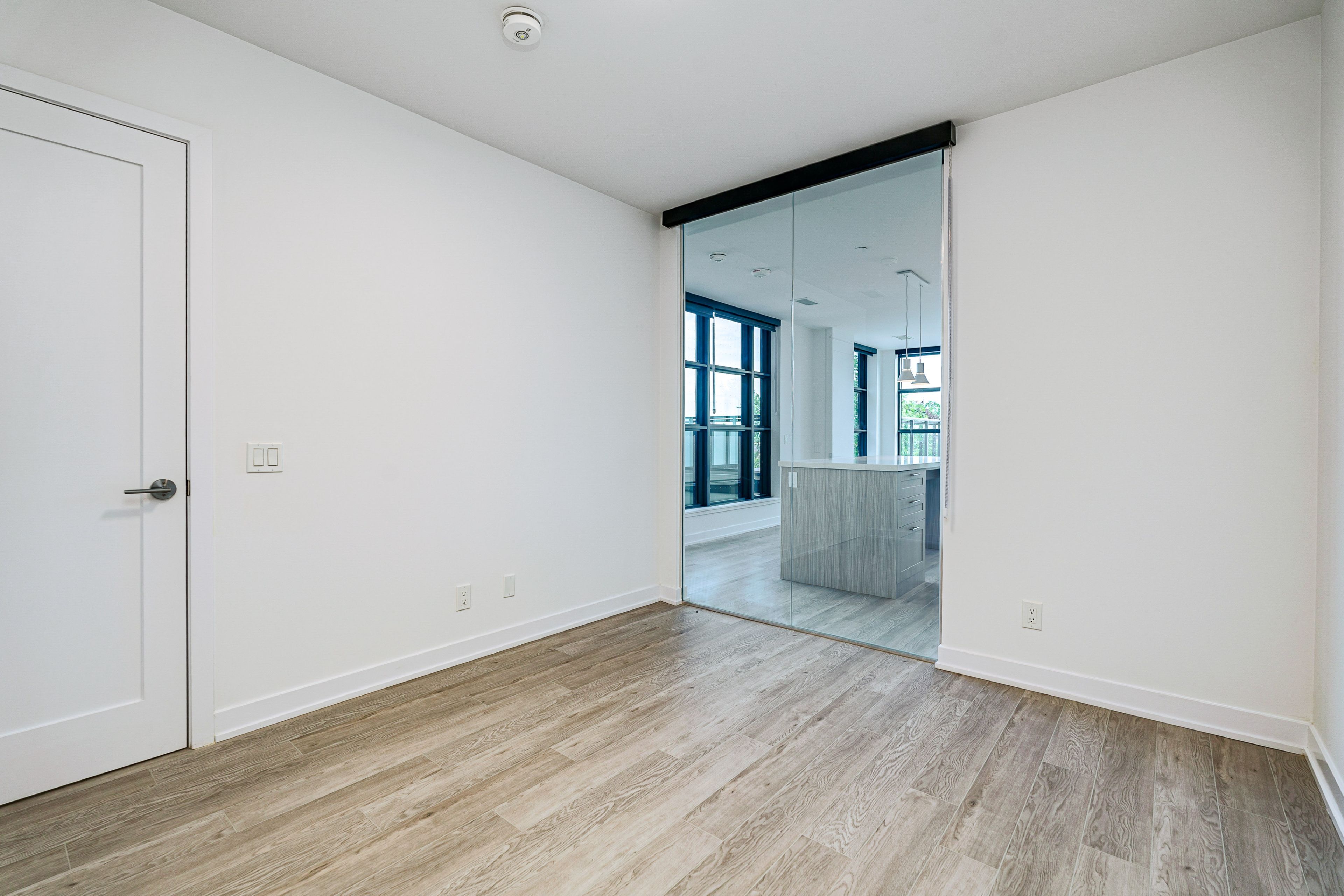 2946 Dundas Street W 408, Toronto, ON M6P 1Y8 — photograph 12