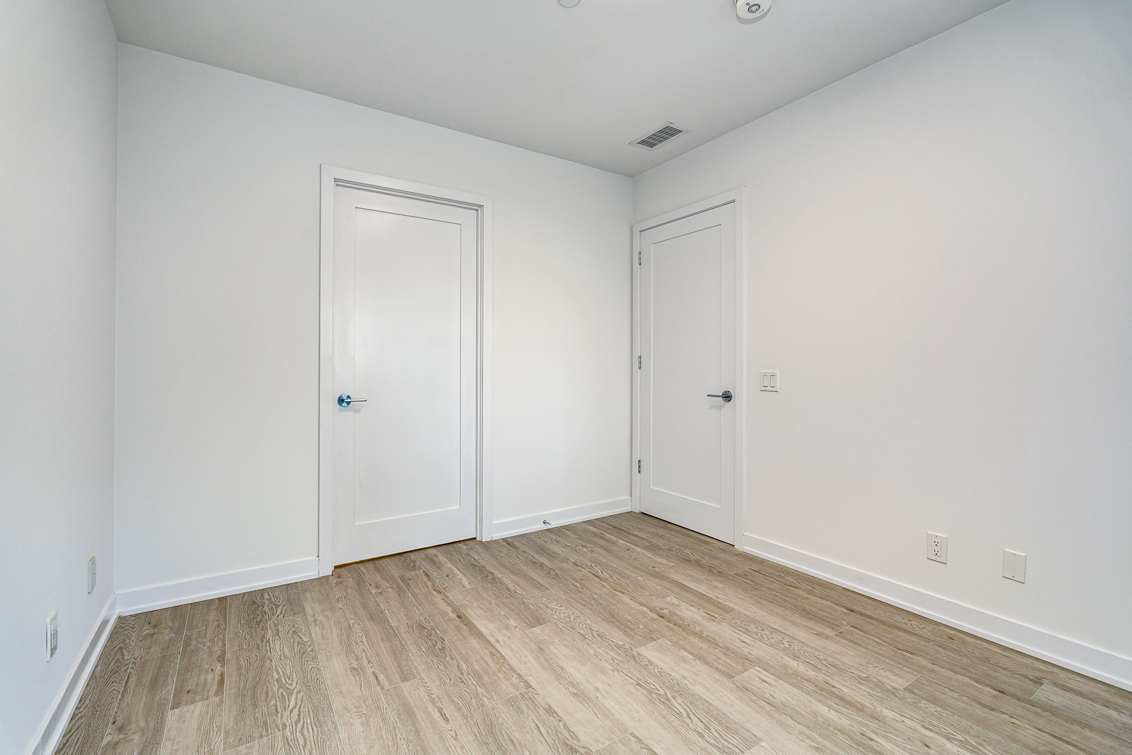 2946 Dundas Street W 408, Toronto, ON M6P 1Y8 — photograph 13