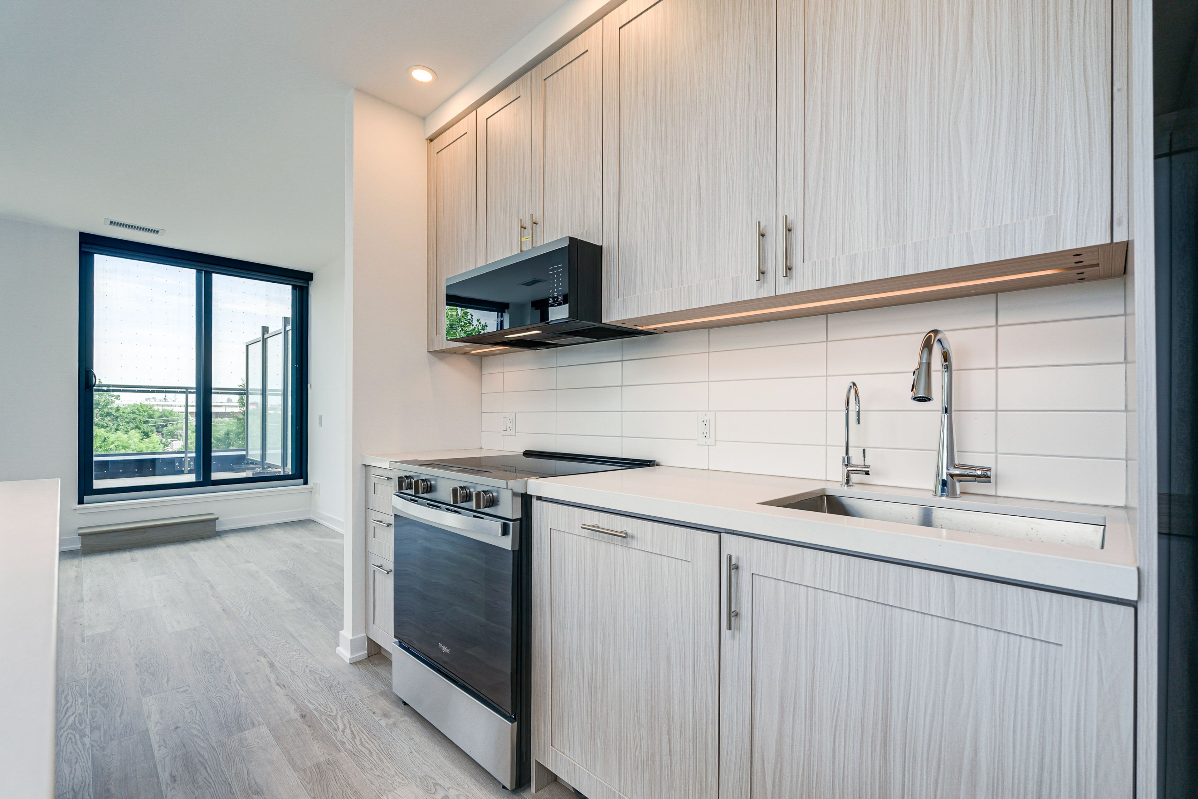 2946 Dundas Street W 408, Toronto, ON M6P 1Y8 — photograph 5