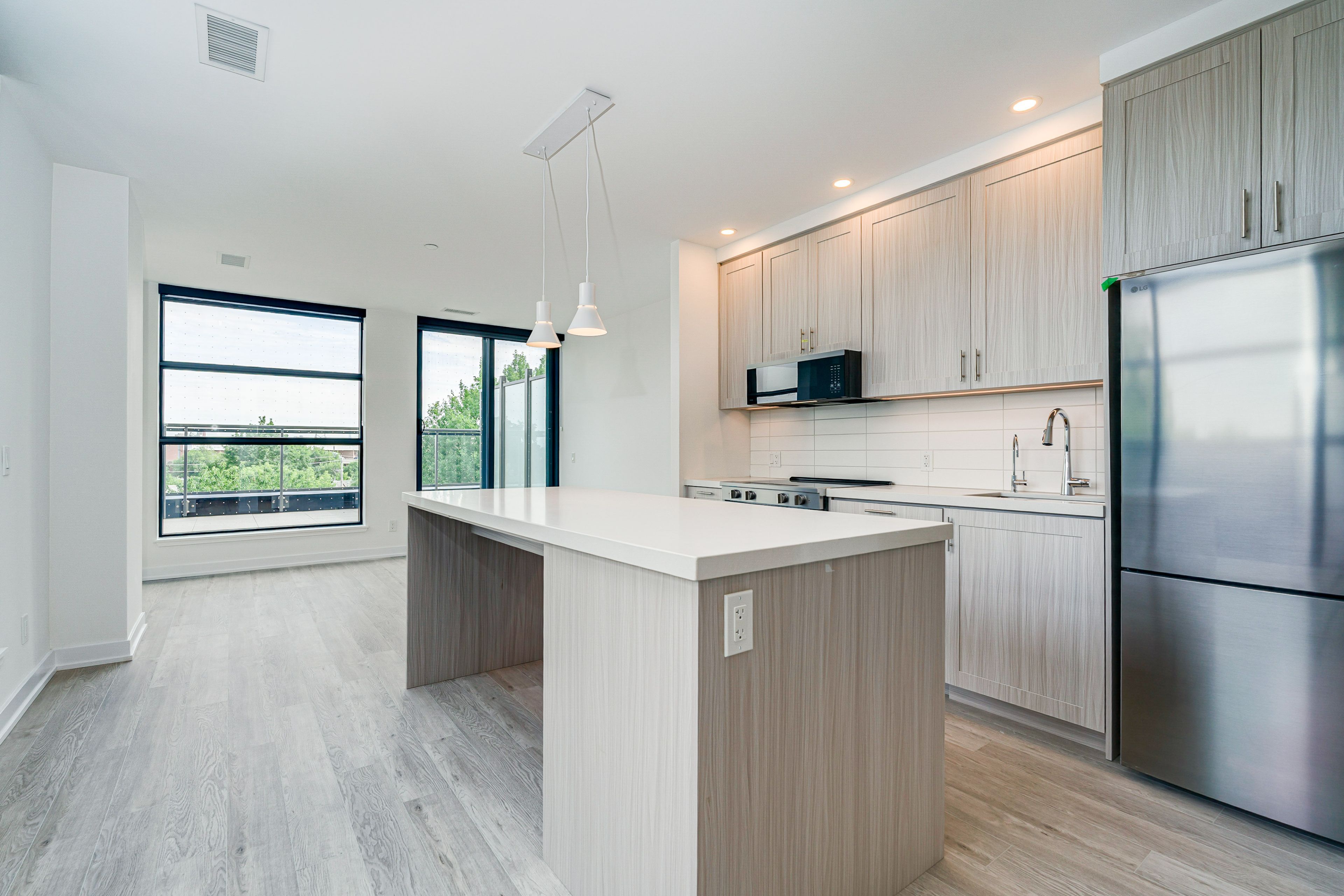 2946 Dundas Street W 408, Toronto, ON M6P 1Y8 — photograph 4